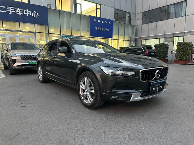 2017 Volvo V90 Cross Country T5 AWD 